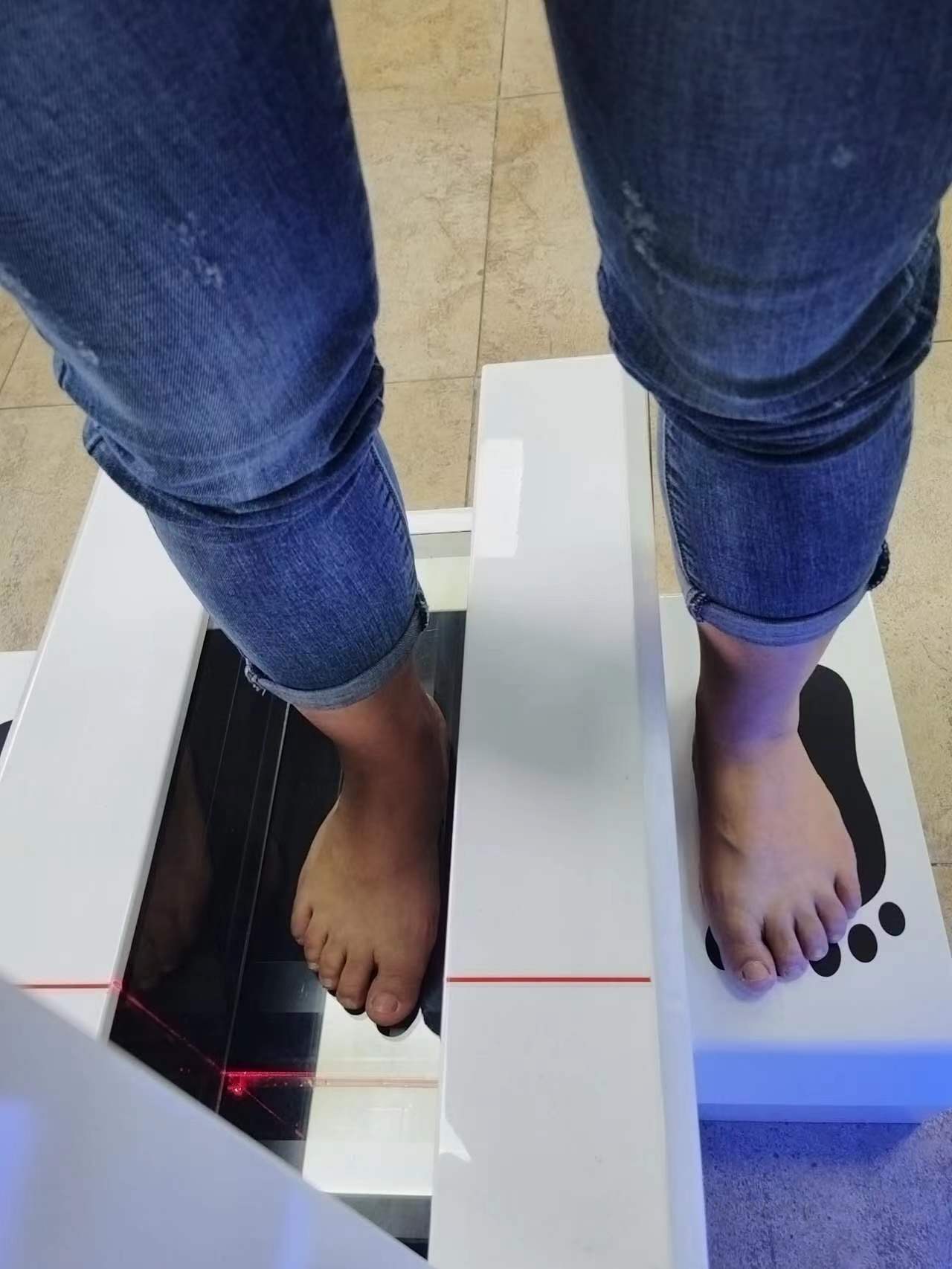 3D激光足底扫描仪在足部健康等领域的应用及原理